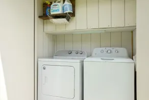 Smukt opgraderet sommerhus i hjertet af Hana by, 2 sovepladser med 1 seng / 1ba - Image 2