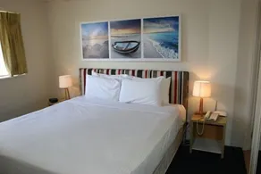 Mermaid Beach Apartment - Image 3