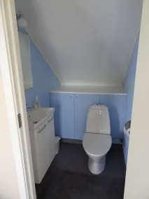 Hus med søen Innaren som den nærmeste nabo - Image 3