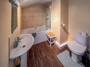 2 bedroom accommodation in Ambleside - Image 2