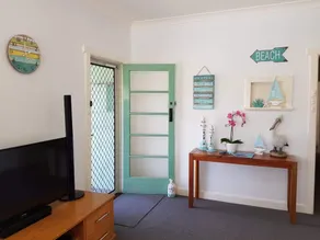 Ledge Point Beach House only 200m from the ocean. Perfect weekend getaway! - Image 2