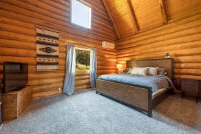 Rowland Log Cabin - Rustic Getaway in Eastern End of The Columbia River Gorge! - Image 5