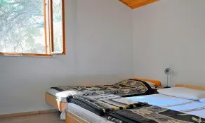 1-Zimmer-Ferienwohnung am Strand Ivan Dolac, Hvar (A-18100-d) - Image 3