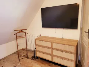 Beautiful cottage with heated pool, sleeps 8 - Image 3