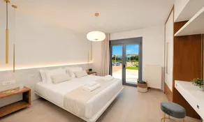 Mistral Suite Heated Pool - Image 4