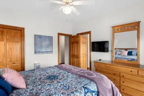 North Bay Retreat: Waterfront, Shared Pool, Fitness Center, Short Stays Anytime - Image 3