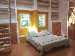 In the heart of Fontaine de Vaucluse, house overlooking the Sorgue river - Image 5