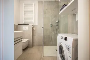 Nueva exclusiva Suite Perlago con jardín y jacuzzi privado - Image 5