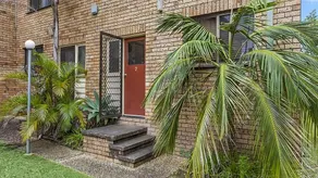 Banksia is a lovely two bedroom townhouse situated right on the edge of Murray's Beach. - Image 5