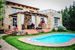 Rock House's Villa Rhapsody Isolé avec piscine privée et jardin très calme. - Image 3