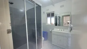 Waterfront Retreat by Book Jervis Bay Getaway Kayaks, Bikes, Fast Wi-Fi and more - Image 3
