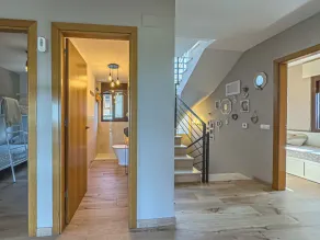 4 bedroom private vacation home in Canyelles - Image 2