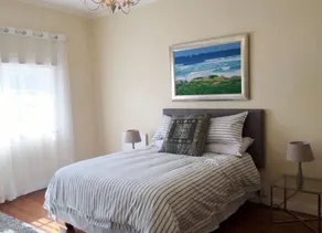 Charming 2 Bedroom Cottage - Image 4