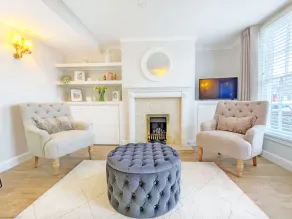 St Pancras - Chichester  -  a town house that sleeps 6 guests  in 3 bedrooms - Image 2