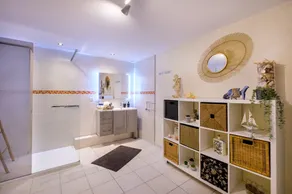 Ferienwohnung 'Le Mas Des Pins' mit Bergblick, WLAN und Klimaanlage - Image 3