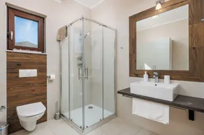 Rymlig modern villa med pool i ett lugnt område nära Pula - Image 3