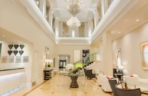 2-Bedroom Suite at a 4⭐️ Hotel - Image 5