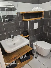 Nuevos apartamentos equipados con servicios de hotel cerca del mar - Image 2