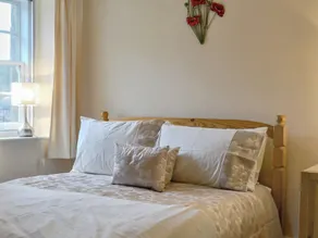 2 bedroom accommodation in Cromford - Image 2