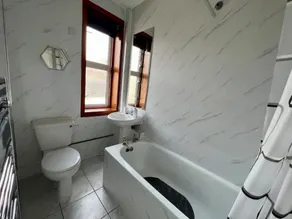 Charming Seaside home. sleeps 4 with free parking - Image 2