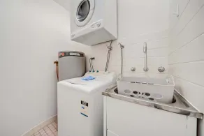 2-Bed with Pool, BBQ, Tennis Court & Parking - Image 2