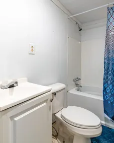 5mins Drive to Detroit Zoo 3 bedrooms 2 full bath - Image 3