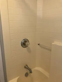 Private 2-bedroom apartment, free parking, direct bus to NYC Manhattan only 2 blocks away, MetLife Stadium FIFA World Cup 25 minutes away - Image 3