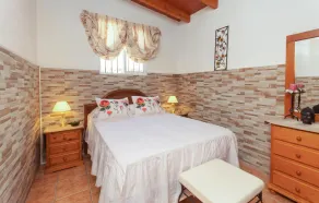Nice home in Antequera - Image 4