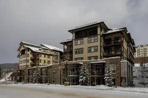Location and Comfort - One Bedroom Ski In / Ski out, Hot Tub and Fire Pit - Image 5