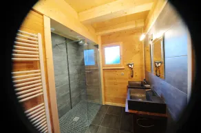 Upscale chalet not far from the ski slopes - Image 3