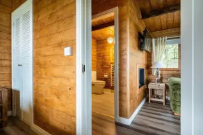 Private luxury log cabin with hot tub and stunning views! - Image 2