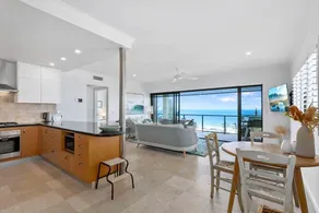 Ocean Viewpoint - Stunning Sunshine Beach Views - Image 4