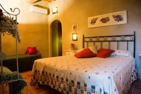 Flat in Lari, A/C, terrace, pool, restaurant, Wi-Fi, close to the village, Al - Image 4