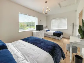 Wyn Shiels Hide Away - Image 4