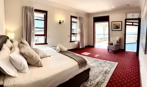 Spectacular bay Island Views in Manly Close to Lots Cafe Restaurants Market IGA - Image 4