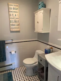 Pet Friendly-Outdoor Space-Parking-Chef's Kitchen-2 blocks to the Beach - Image 3