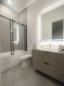 Beijing Vancouver Homestay - Image 4