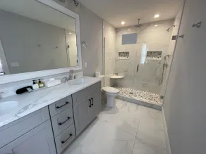 Brand new house with water views just steps from beach! - Image 5