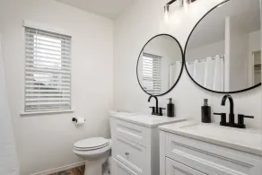 Wonderfully Updated, Pet Friendly, Open Layout, Pool Table, BBQ, Next to Edgefield Golf and Concerts - Image 4