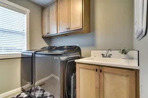 Elegant Vancouver Townhome - 18 Mi to Portland - Image 3