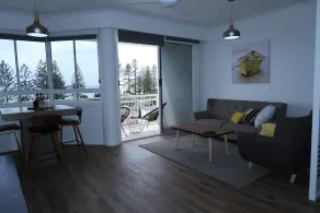Luxe Unit with 160 degree ocean and beach views - Image 4