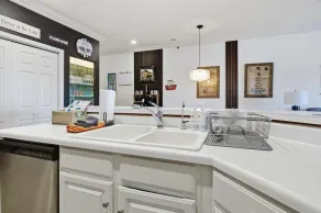 Modern Condo at 11mm in Sunrise w/ PWC & Boat Slip - Image 3