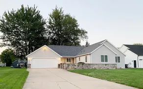 Gun lake 4 Bed 2.5 Bath Home w/2 car garage, kayaks, paddleboards, free Wi-Fi - Image 5