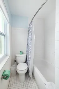 Privathaus am Wasser - 7 Schlafzimmer, 6 Vollbäder, Pool, 24 m Dock, Parkplatz, überdachte Veranda - Image 4