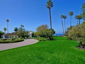 California Dream Bluff home on over an acre of flat land & the water @ your feet - Image 5