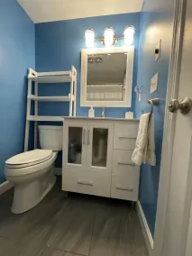 Modern, poolside Ogunquit 1br/1ba, just a 10 minute stroll into town. - Image 2