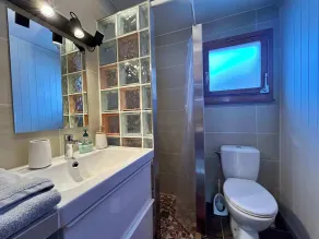 Charming Alpine Chalet in Rougemont - Image 2