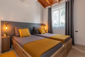 New beautiful Villa! Large private pool in a secluded garden, 6 bedrooms - Image 5