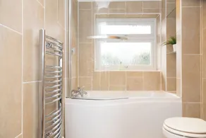 Centrally located home. Pet-Friendly! - Image 2