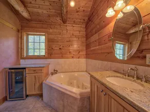 Beautiful 4 BR/ 3.5 BA + Loft, Hot-Tub, Valley Views, Covered Porch, Wi-Fi - Image 4